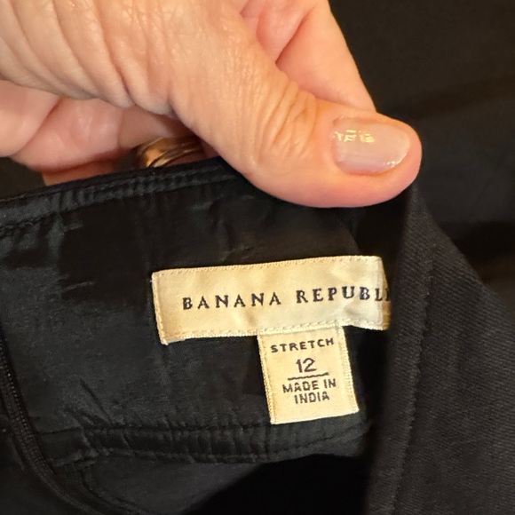 Banana Republic Black Pencil Skirt - Picture 5 of 5